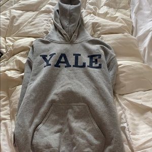 YALE sweatshirt